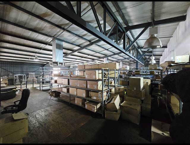 1,280M² WAREHOUSE FOR SALE IN NORTH RIDING